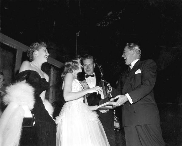 Governor Warren gives award to the winner at the celebration for "Distant Drums" premiere - Saint Augustine, Florida