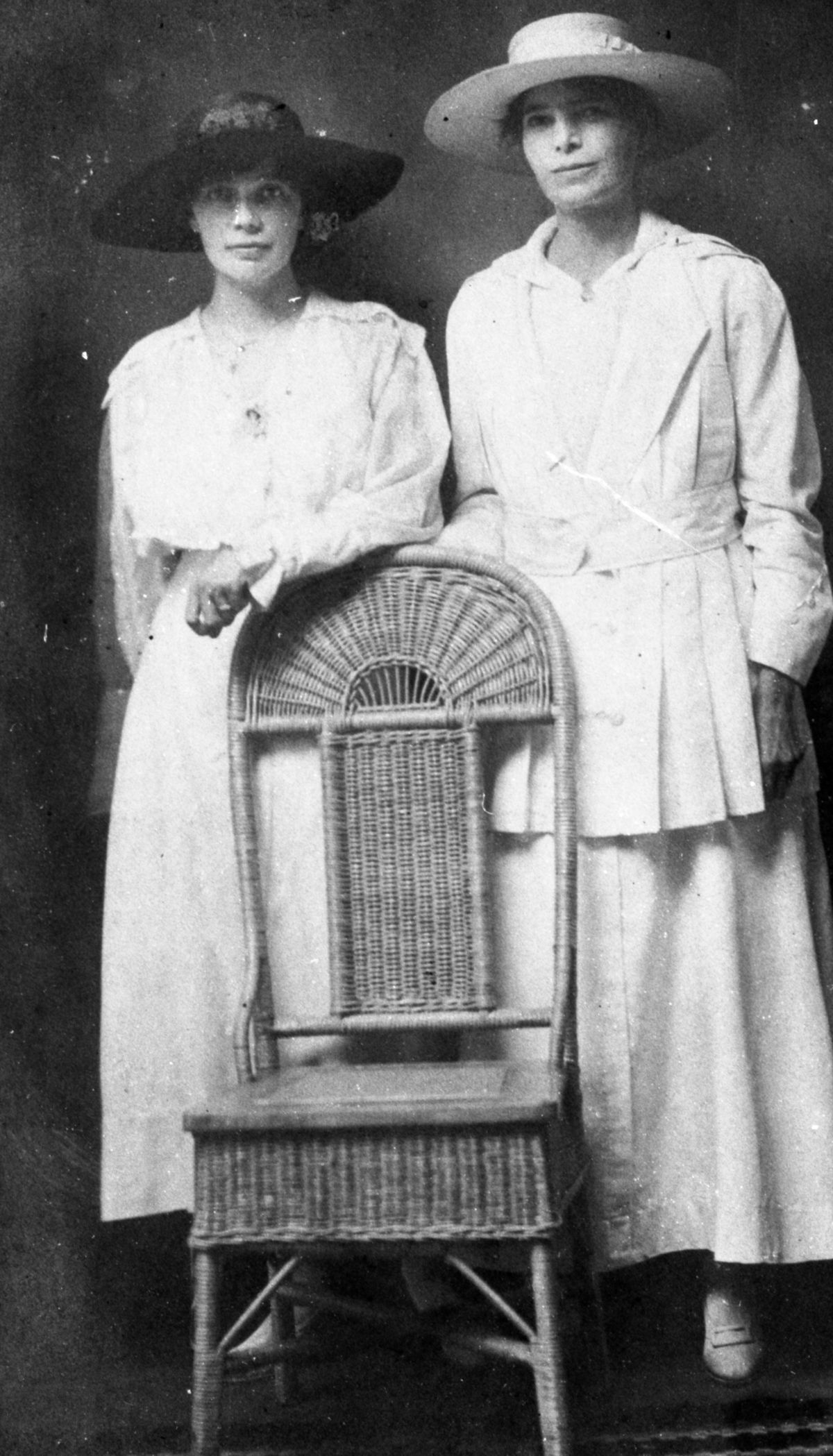 Portrait of Eva Gertrude Littleton and her Aunt Sweetie - Madison, Florida