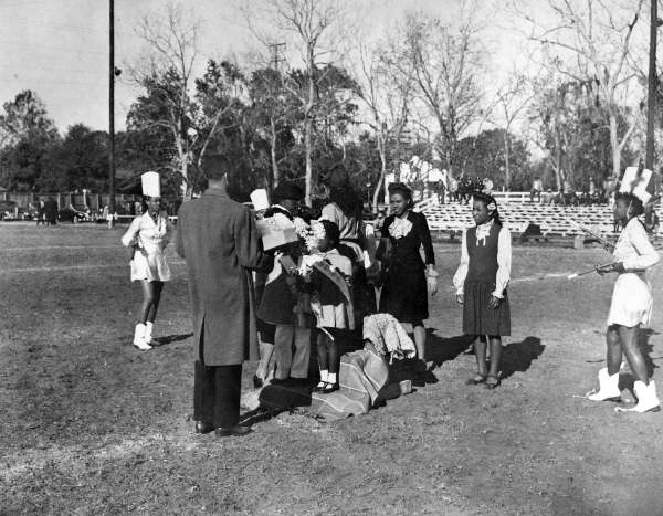 Mary McLeod Bethune receiving gifts at homecoming
