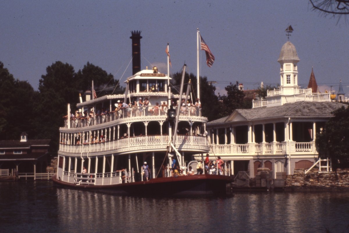 Paddle-wheel steamboat - Walt Disney World, Florida