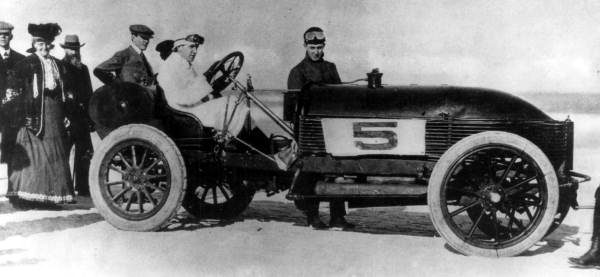 Arthur McDonald in Napier racer - Daytona Beach, Florida