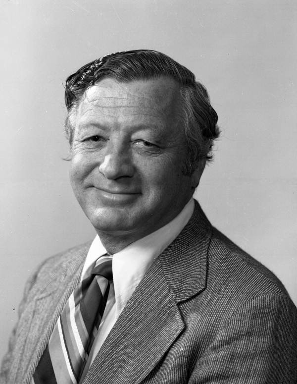 Studio portrait of Bob Nalven.