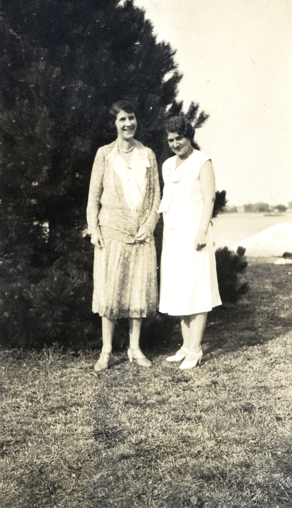Portrait of Koreshan Imogene Bubbett Rahn, left, with her friend Mollie McClelland.