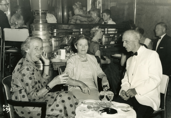 Portrait of Koreshans aboard the R.M.S. Queen Mary.