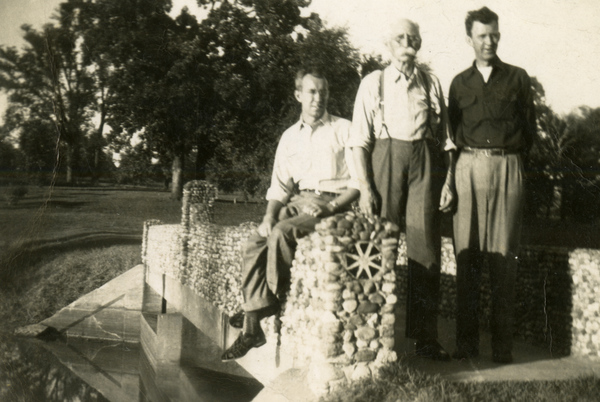 Outdoor portrait of Koreshan Raymond M. Pilgrim, right, with his father and nephew (Dr. Nesselbush).