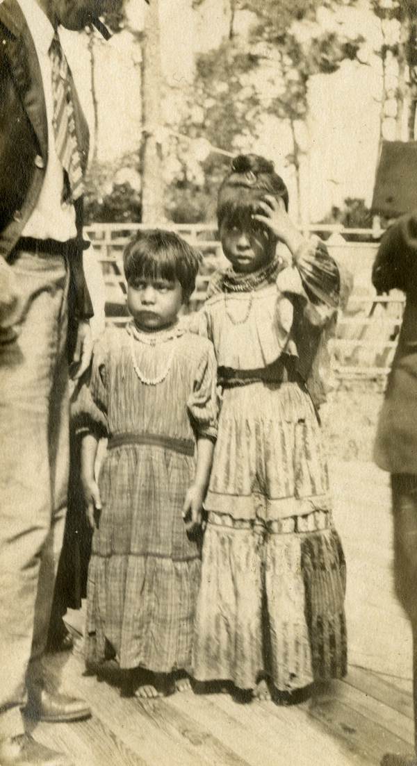 Portrait of two Seminole children.