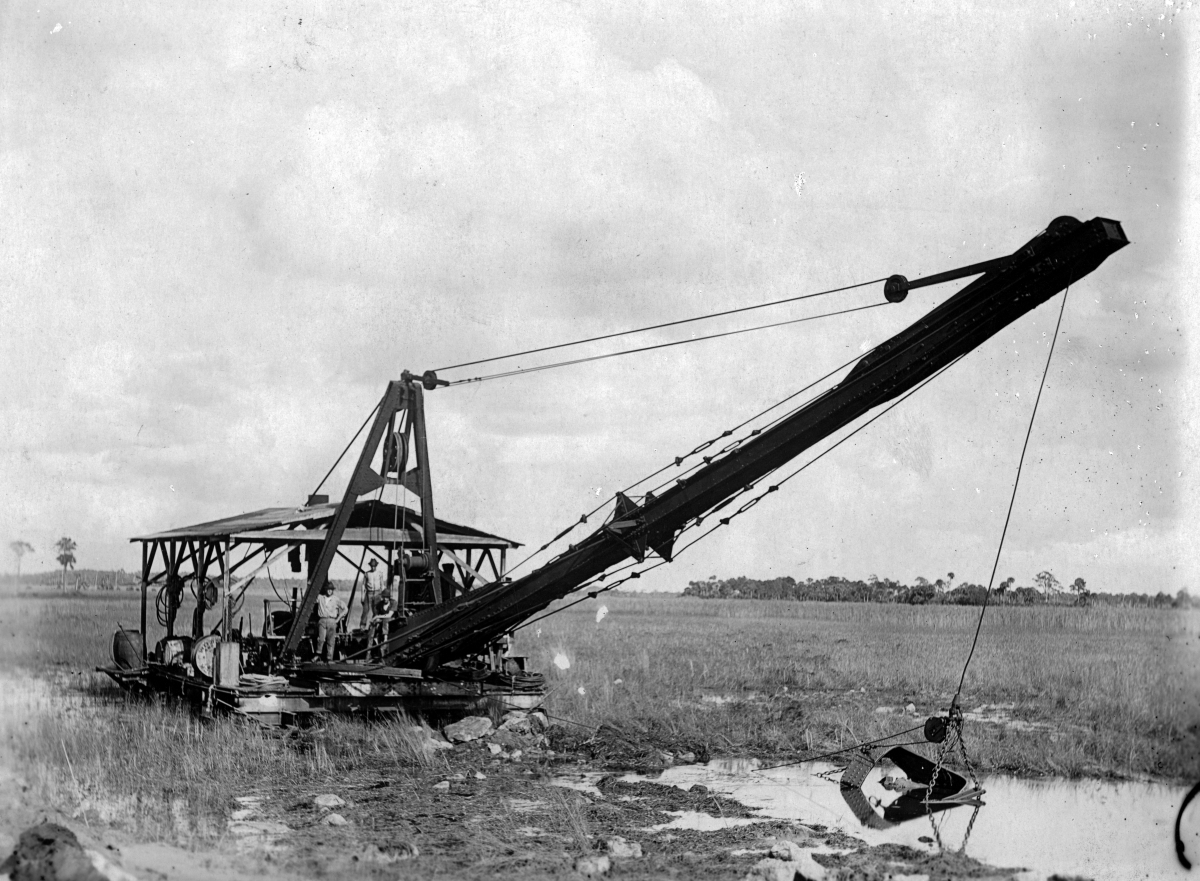 Dredge excavating on the St. Lucie Canal in the Everglades Drainage District.
