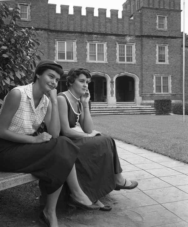 FSU freshmen sitting in front of William James Bryan Hall.