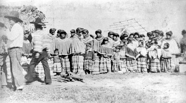 Large group of Seminole women and children