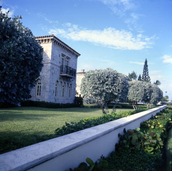 View showing an unidentified house in southeast Florida.