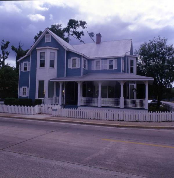 Two-story house in Lake City, Florida.