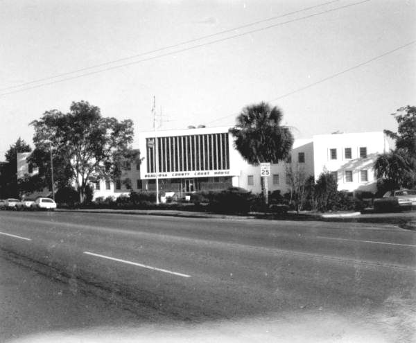 Street scene with Okaloosa County courthouse in the background - Crestview, Florida