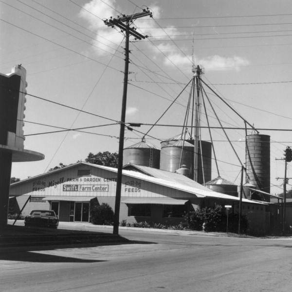 Front view of Swift Farm Center - Madison, Florida