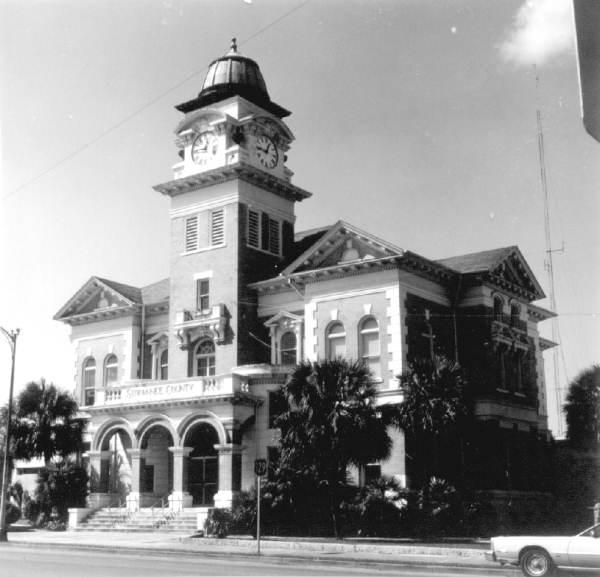 Suwannee County courthouse - Live Oak, Florida