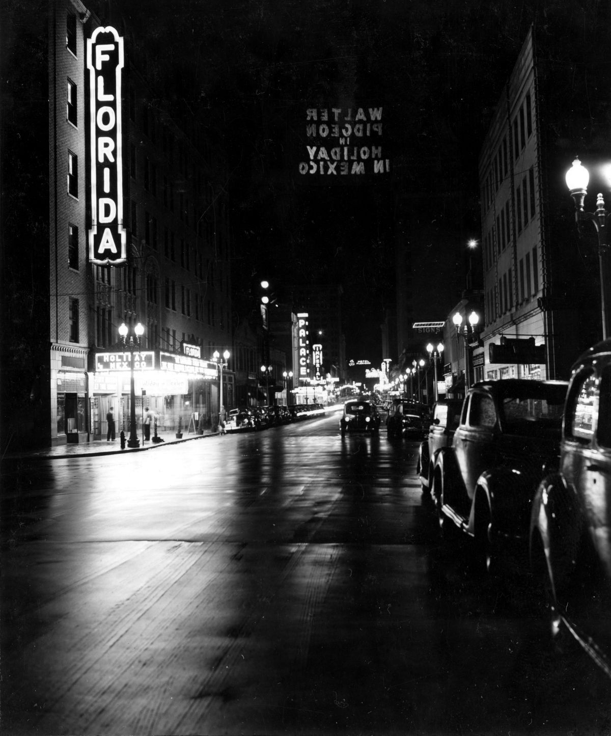 Street scene - Jacksonville, Florida.