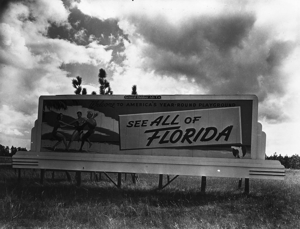 Florida welcome sign on U.S. Highway 1