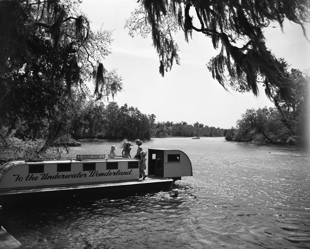 Submarine boats on Rainbow Springs - Dunnellon, Florida .