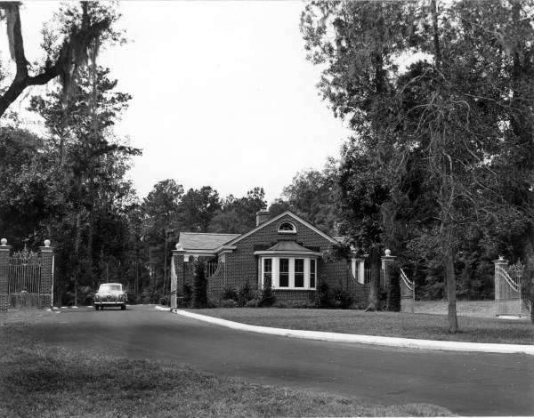 Gatehouse at entrance of the Stephen Foster State Memorial park - White Springs, Florida.