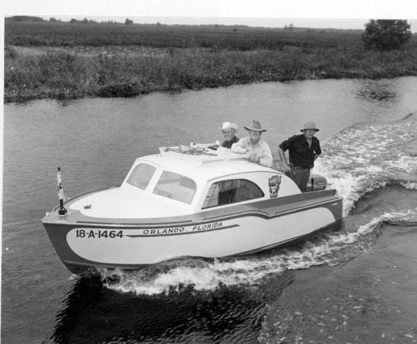 An Orlando motorboat along the Kissimee River