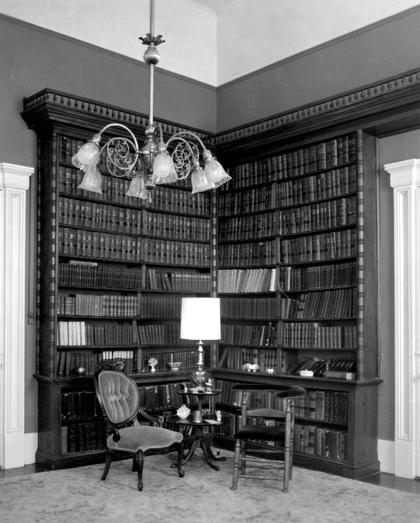Bookcase in ante bellum Wardlaw-Smith House - Madison, Florida