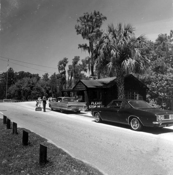 Entrance at the Hillsborough River State Park - Thonotosassa, Florida .