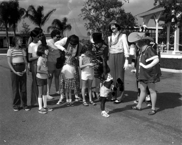 Clowns entertaining children- Orlando, Florida