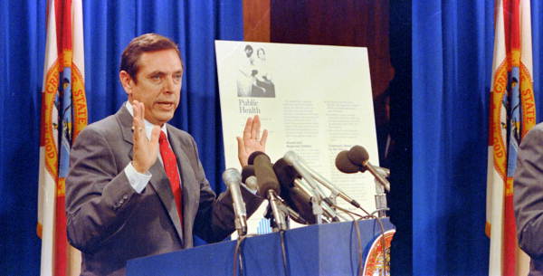 Bob Martinez addresses the media - Tallahassee, Florida