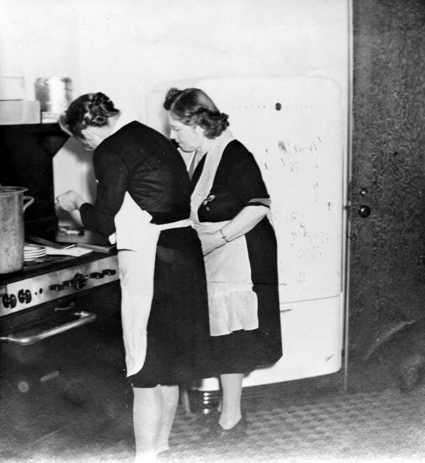 Women cooking at the Gainesville Recreation Dept.'s Service Center.