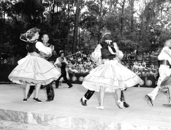 Palma Ceia Pee-Wees of Tampa dancing- White Springs, Florida.