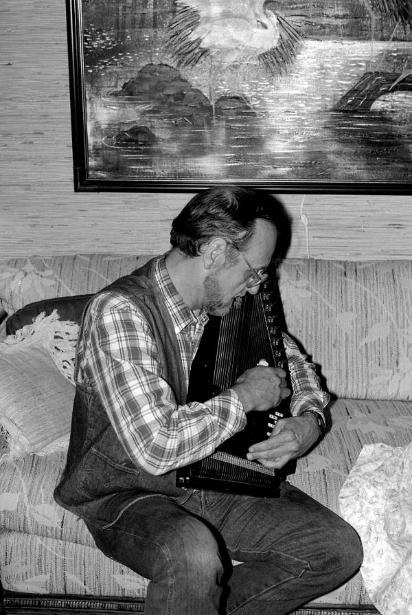 Autoharp player Charley Groth playing- Tampa, Florida