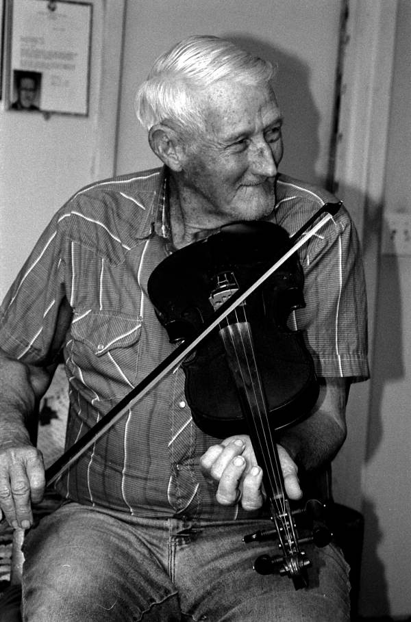 Traditional fiddler Willie David Jones - Old Town, Florida.