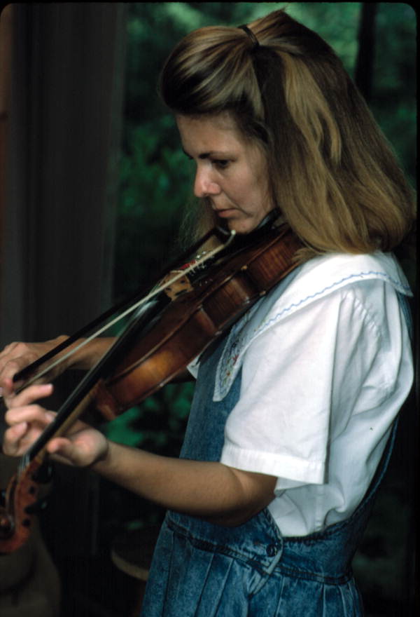 Trenda Slaughter learning how to play oldtime fiddle music from Willie David Jones - Old Town, Florida