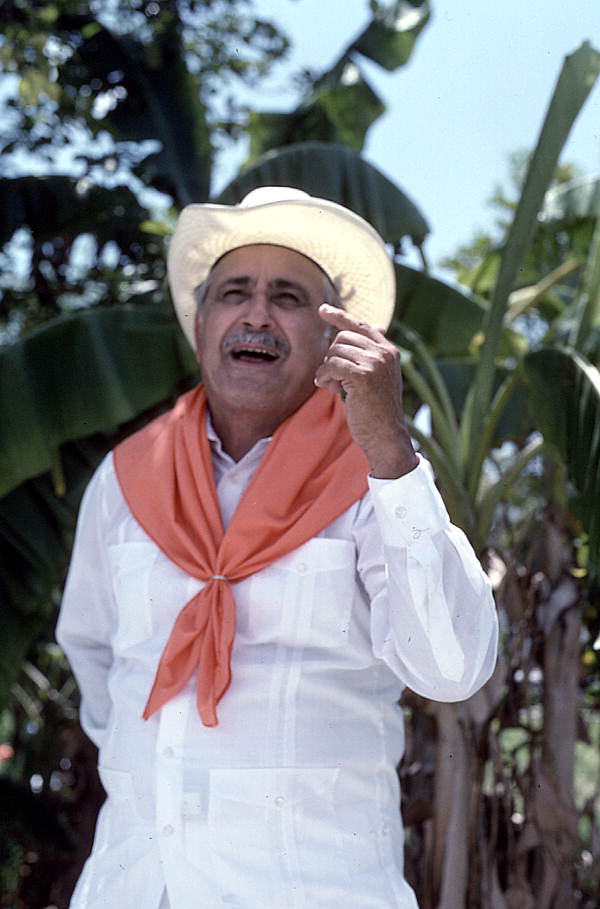 Cuban guajiro singer Meliton Perdomo sings a decima - Medley, Florida