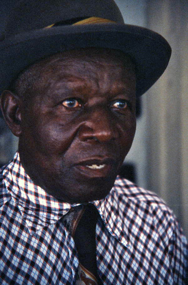 Washboard musician Washboard Bill Cooke - West Palm Beach, Florida.