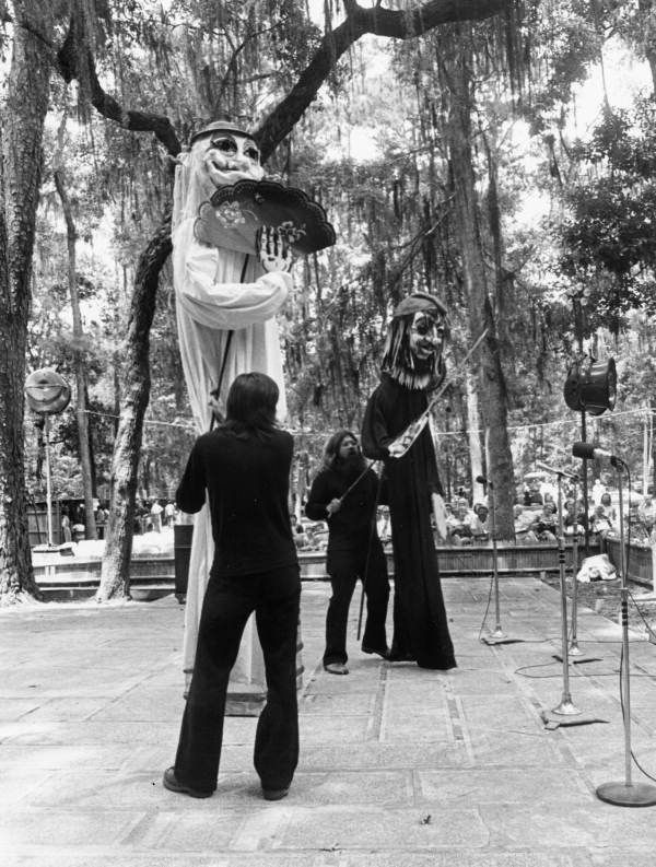 Performance by the Shoestring Puppet Theater of Jacksonville at the 1978 Florida Folk Festival - White Springs, Florida
