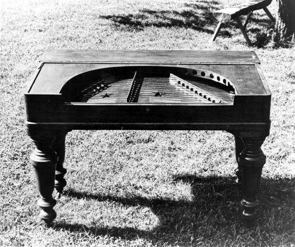 Psaltery belonging to the Beers family- Florida.