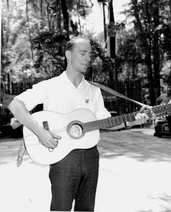 Pete Childs of Boston, Mass. performing at the 1963 Florida Folk Festival - White Springs, Florida