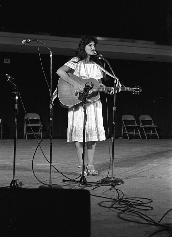 Eugenia Fitchin performing at the 1986 Florida Folk Festival - White Springs, Florida