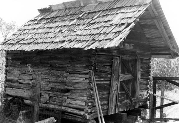 Shed on Sam Perry's farm- Lamont, Florida
