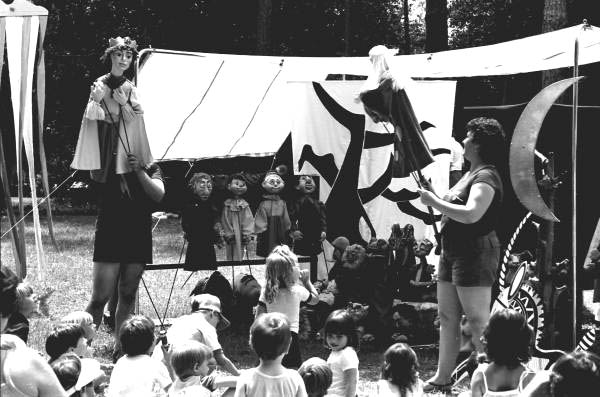 Shoestring Puppet Theater show at the 1983 Florida Folk Festival - White Springs, Florida
