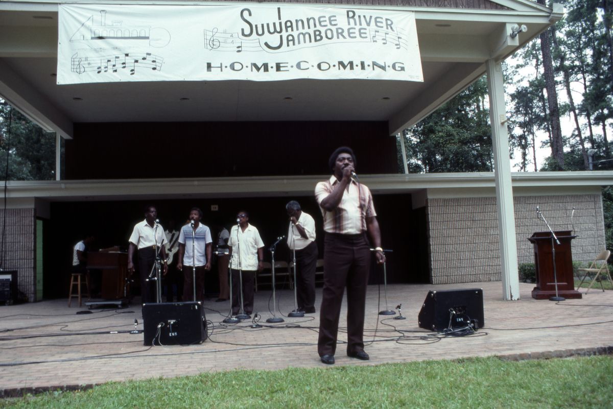 Dixie Jubilee Singers at the 1st Suwannee River Jamboree Homecoming - White Springs, Florida