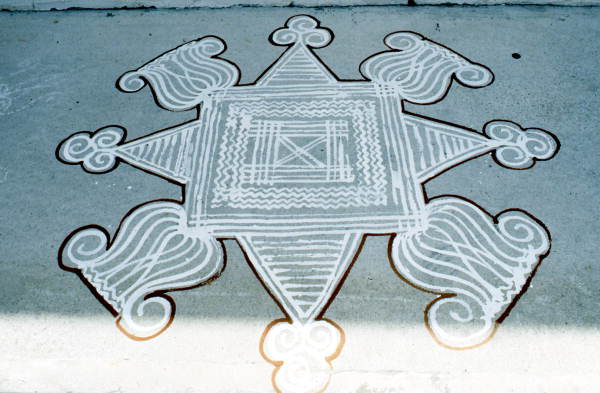 Vishnivite style Kolam art design - Jacksonville, Florida