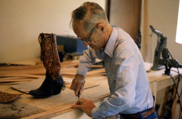 Bob Dellis making a leather carving - Okeechobee, Florida