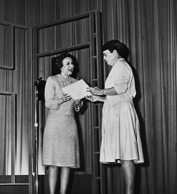 State Librarian Dr. Dorothy Dodd receiving award from First Lady Mrs. Farris Bryant.