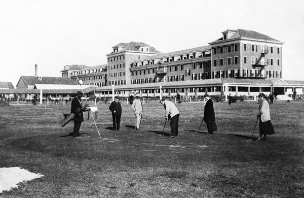 Golfers at Atlantic Beach Hotel - Atlantic Beach, Florida