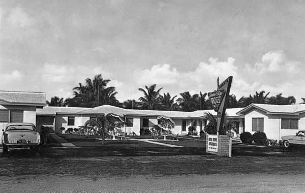 Shore Edge Motel and Apartments - Boca Raton.