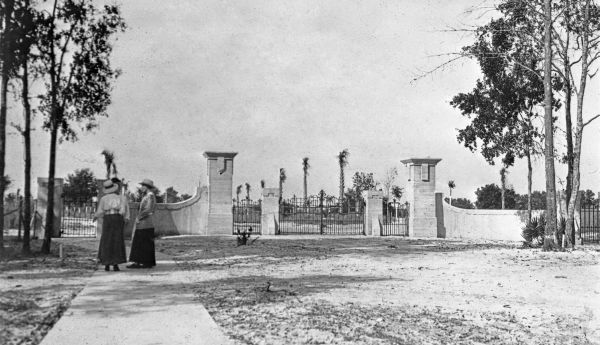 West gate into Burwin Park subdivision - De Leon Springs, Florida