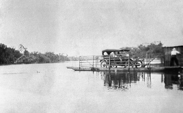 Marsh Memorial Park cable ferry - Eustis, Florida