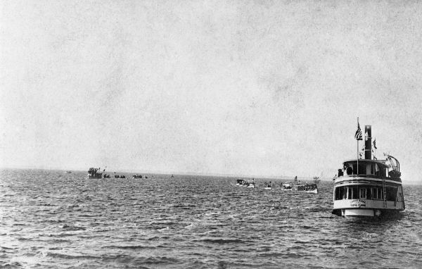 The 'Three Kids' in boat parade - Eustis, Florida