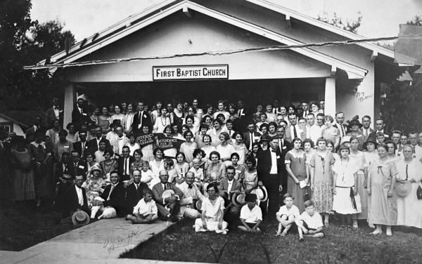 Members of First Baptist Church of Winter Haven visiting Haines City First Baptist Church